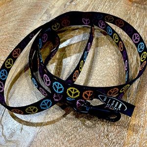 Bison Design Dog Leash. Approx 5.5 feet long. Black with peace sign symbols